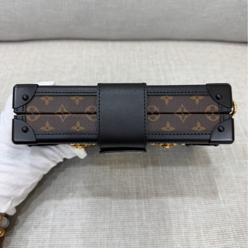 LV老花限量Petite Malle硬盒子 斜背包-16