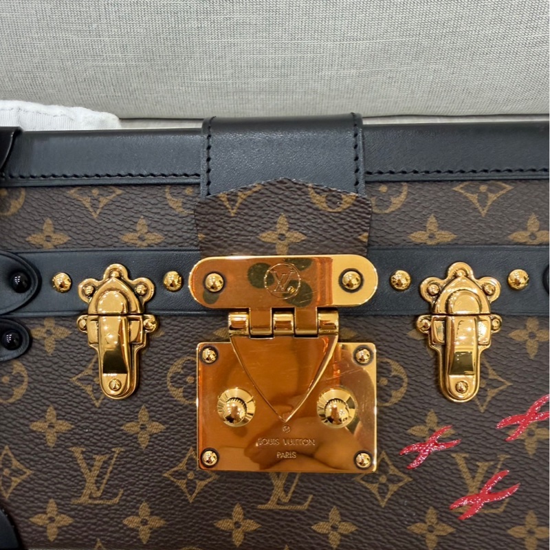 LV老花限量Petite Malle硬盒子 斜背包-19