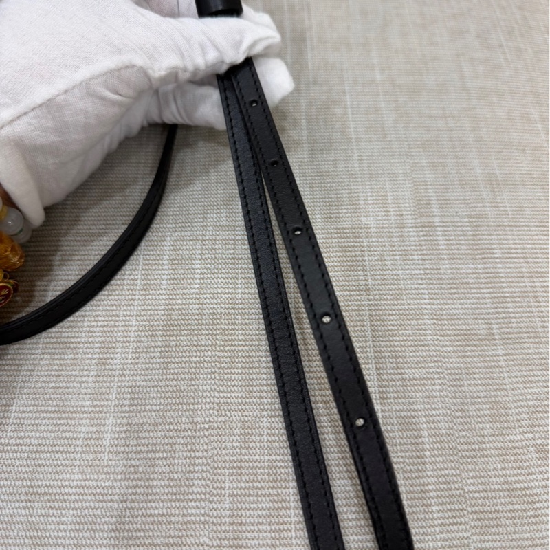 LV老花限量Petite Malle硬盒子 斜背包-33