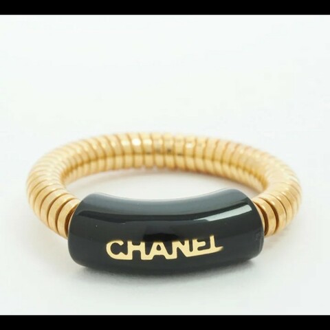 Chanel Vintage Logo黑色和金色蛇腹式戒指 