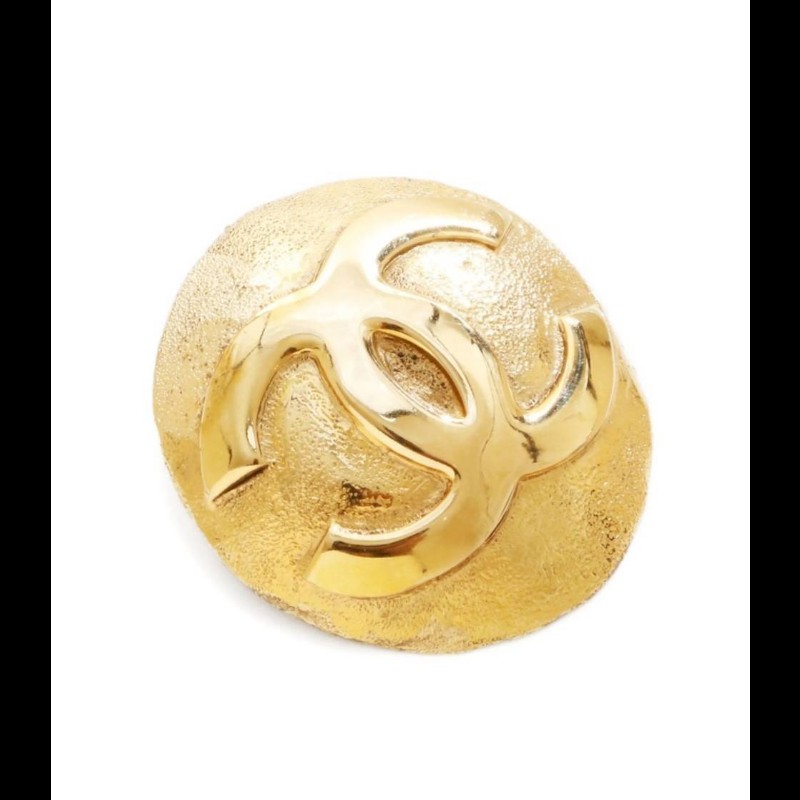 Chanel CC 浮雕胸針-0