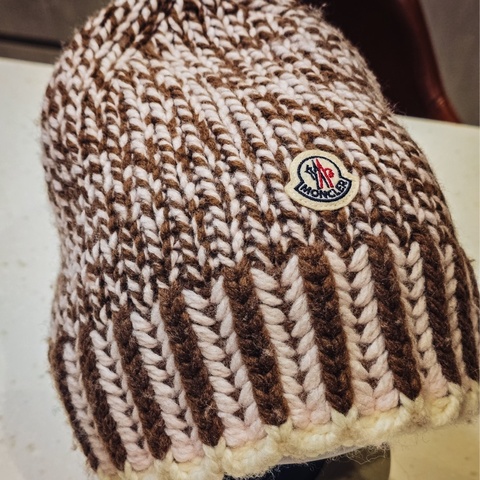 Moncler 冬天必備毛帽