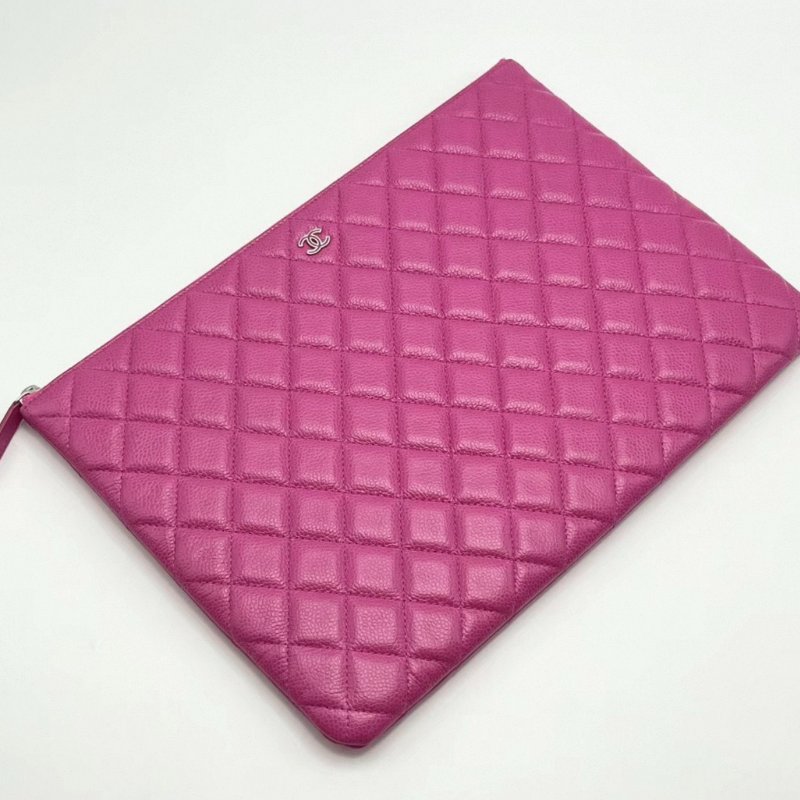 CHANEL粉色荔枝牛手拿包 34.5*24*1 全新閒置配件塵袋保卡-1