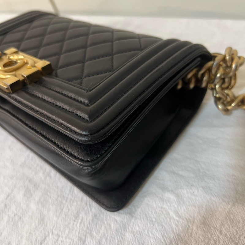 ෆ Chanel boy20黑金-11