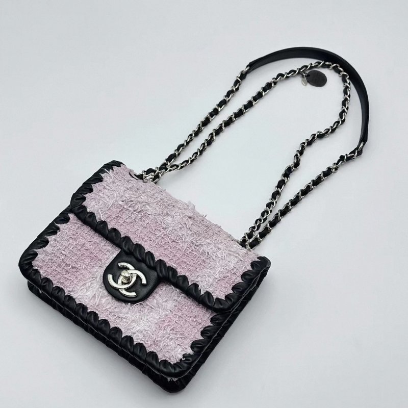 CHANEL 粉色毛呢金扣肩背斜背豆腐包19*14.5*5 99新配件塵袋-1
