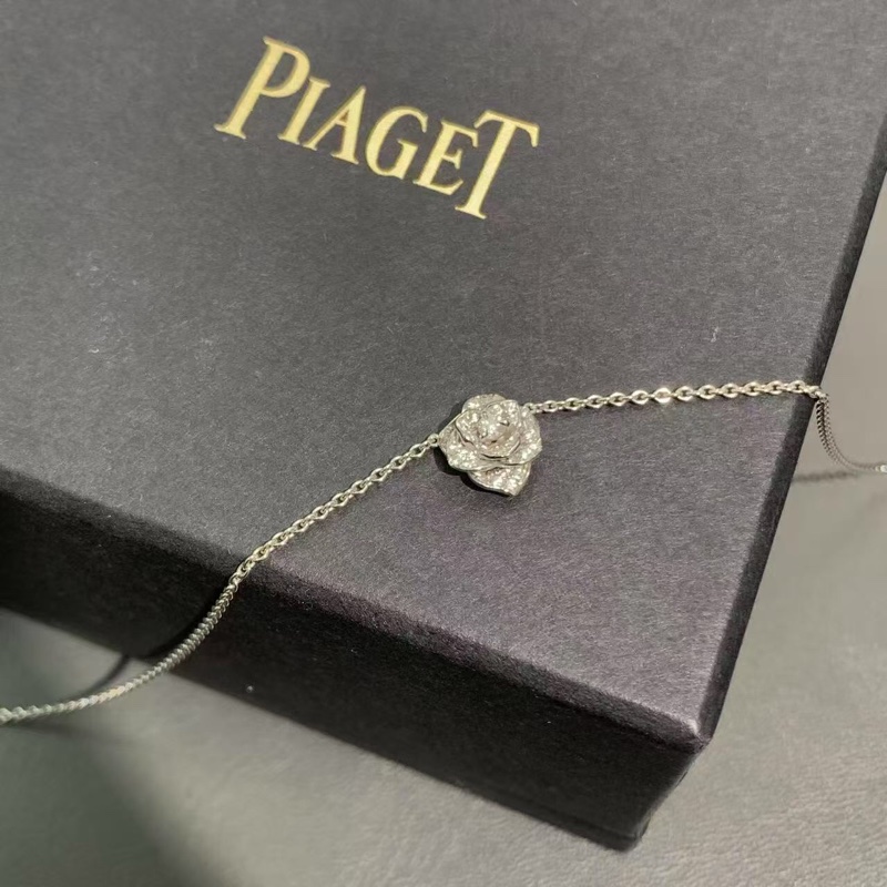 伯爵PIAGET ROSE滿鑽玫瑰18K白金項鍊，2022 年購入-1