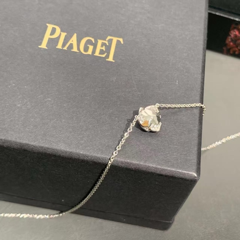 伯爵PIAGET ROSE滿鑽玫瑰18K白金項鍊，2022 年購入-2