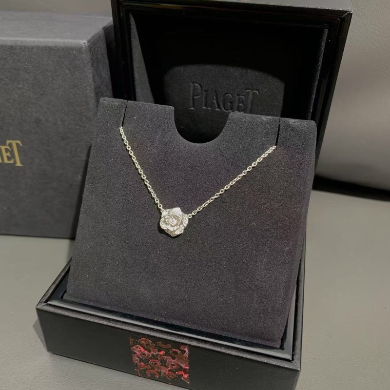 伯爵PIAGET ROSE滿鑽玫瑰18K白金項鍊，2022 年購入-6