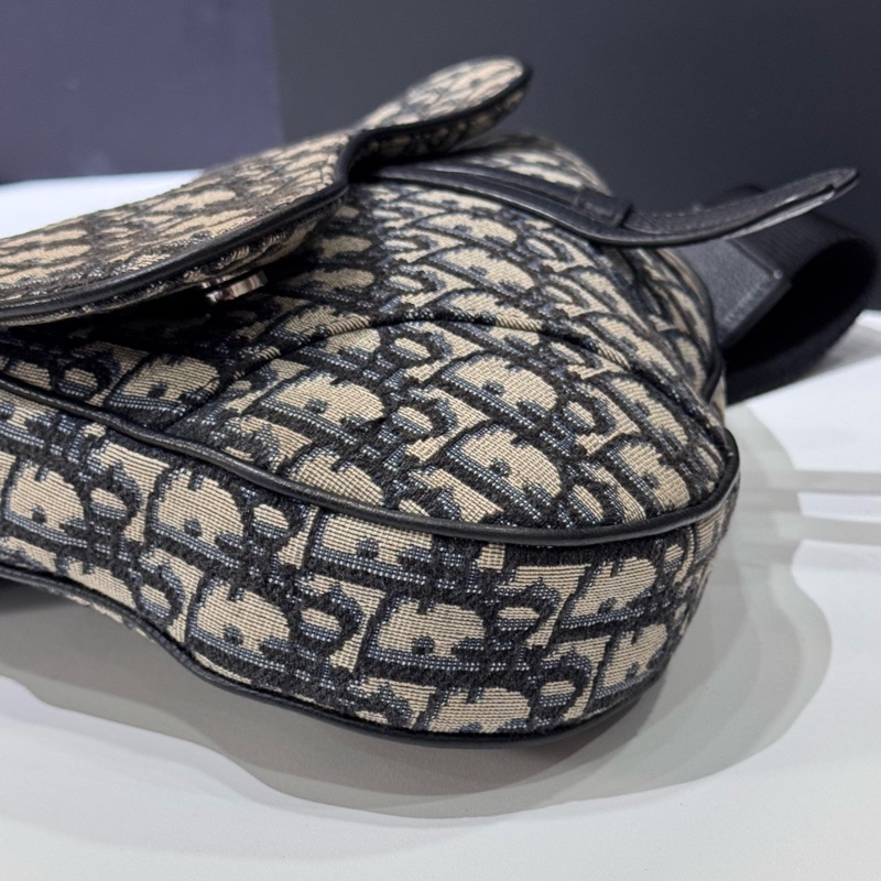 Dior 老花刺繡馬鞍胸包 尺寸約26*18  20年編碼。-8