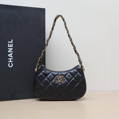 CHANEL 23K19Bag皮穿鏈Hobo腋下包小號黑色牛皮鐳射標金扣肩背包