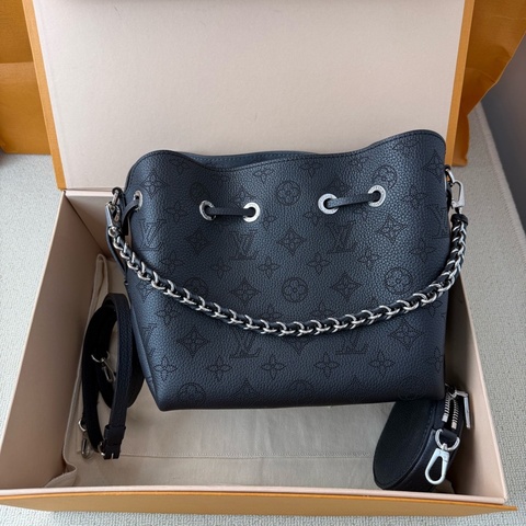 LV Bella 牛皮 黑色月光女神 部份五金帶膜 尺寸約22x14x19