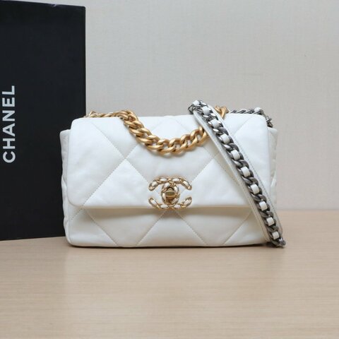 CHANEL 19BAG口蓋包小號26白色羊皮晶片開金銀扣肩背包