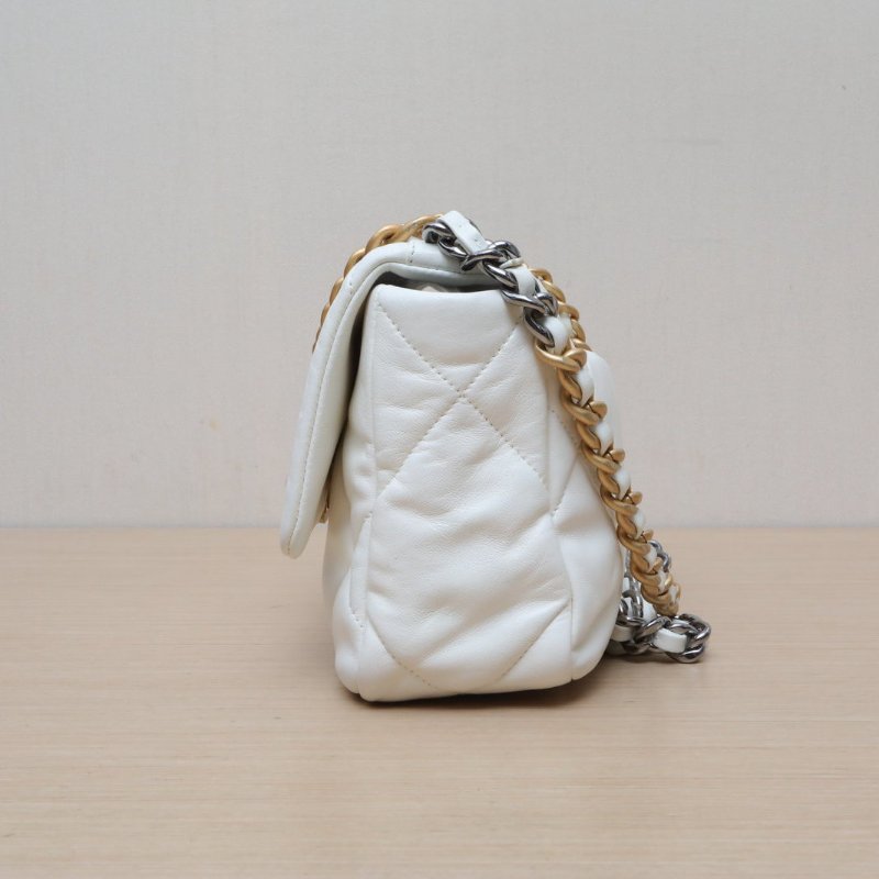 CHANEL 19BAG口蓋包小號26白色羊皮晶片開金銀扣肩背包-2
