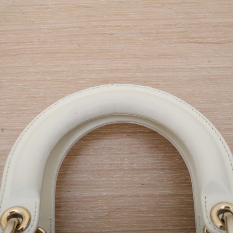 DIOR 白色羊皮金扣2019MYLADYDIOR戴妃包四格徽章款肩背包-2