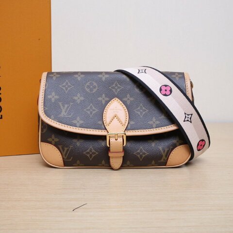 LOUIS VUITTON Diane法棍包24可拆卸黑紫寬肩帶老花PVC晶片肩背包