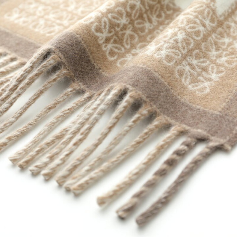 全新 LOEWE 羅意威 杏色深淺雙面圍巾 頸巾
Scarf F606257X51-3