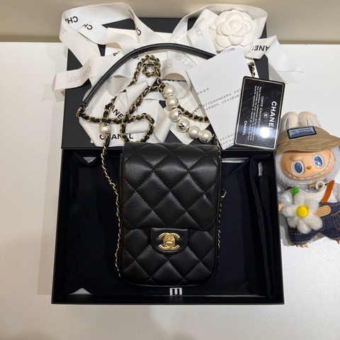 chanel 黑金珍珠字母手機包竪版斜挎包 鐳射29開有卡 附件塵袋