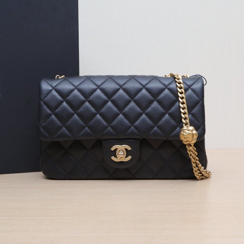 CHANEL 23SCF口蓋包小號23.5黑色羊皮晶片開金扣山茶花調節扣肩帶肩背包-0