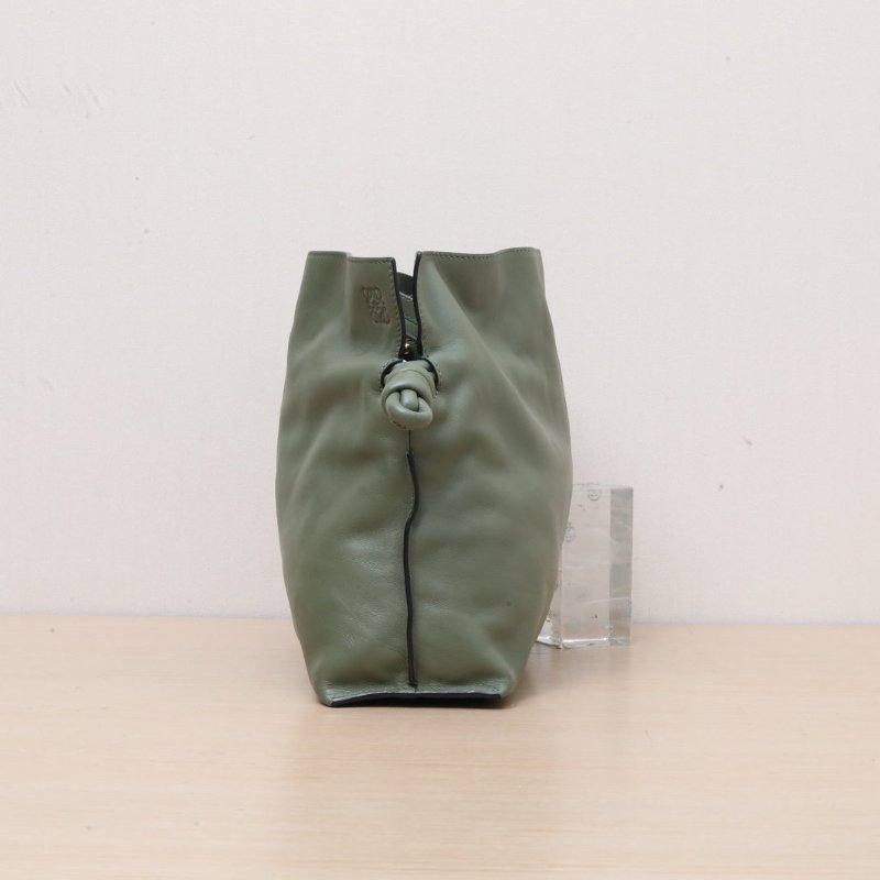 LOEWE FlamencoClutch扭結抽繩福袋包手拿單肩斜挎包中號30綠色牛皮肩背包-4