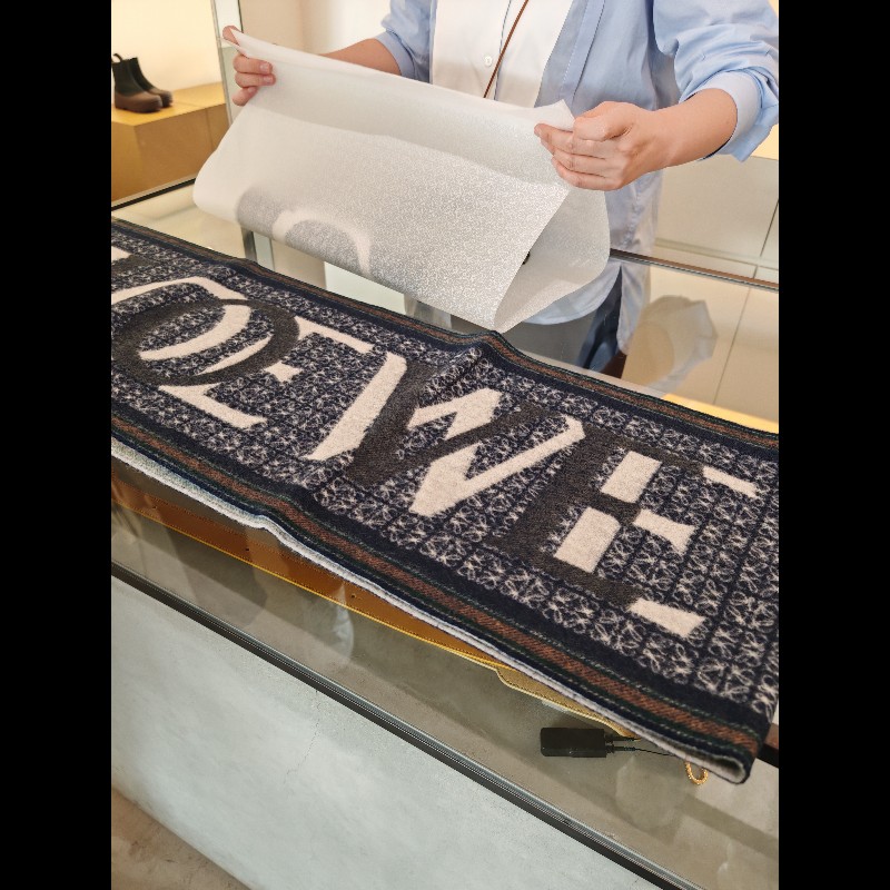 全新 Loewe 羅意威 深藍雙色雙面圍巾 頸巾 scarf F606257X51 羊毛羊絨 連原裝包裝-4