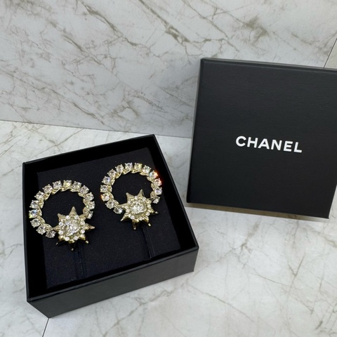 CHANEL淡金水鑽太陽花雙C耳環