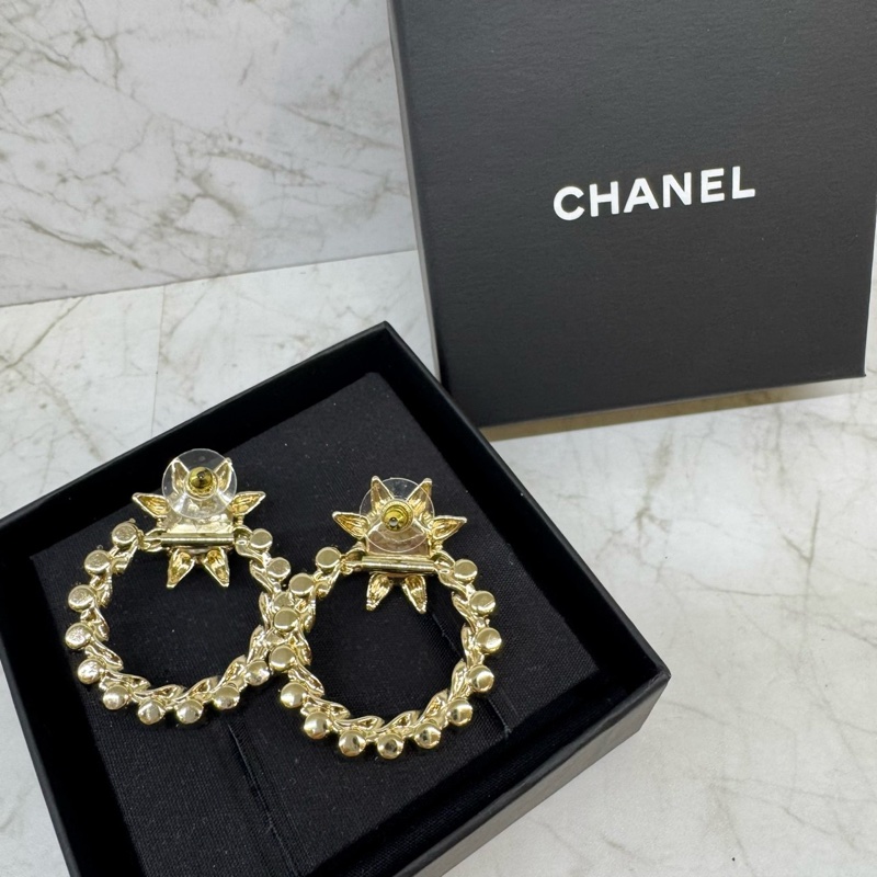 CHANEL淡金水鑽太陽花雙C耳環-3