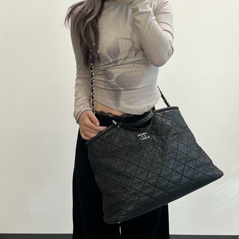 「JL精品代購」 香奈兒黑銀菱格鏈條XXL機場包手提斜挎包-2