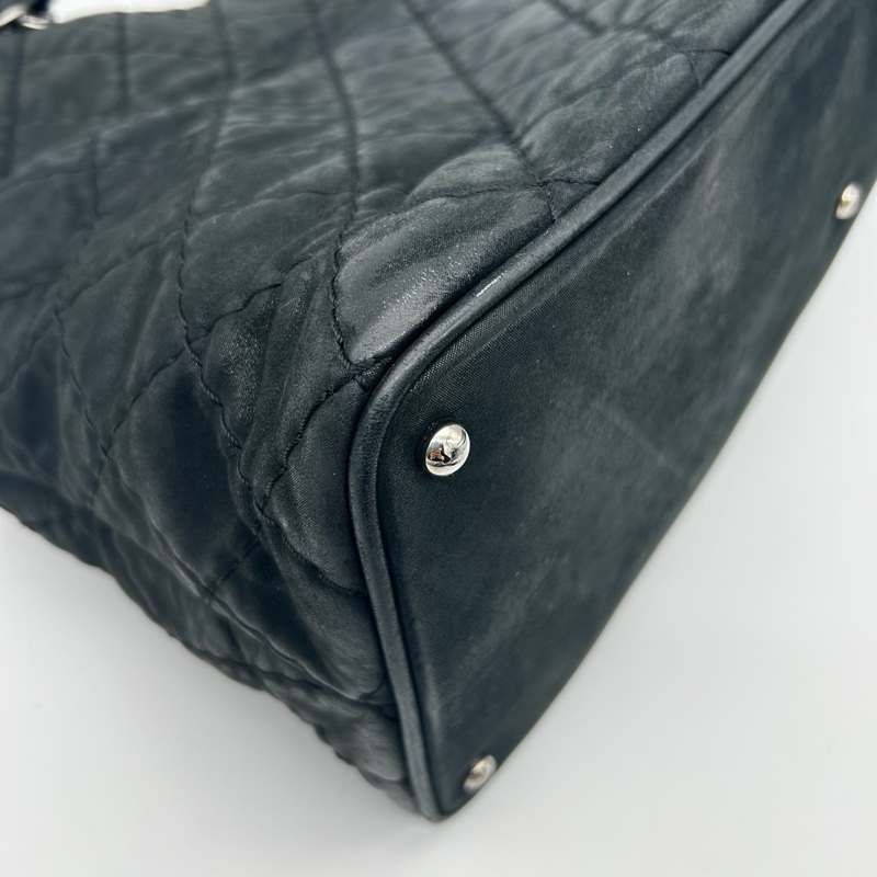 「JL精品代購」 香奈兒黑銀菱格鏈條XXL機場包手提斜挎包-10