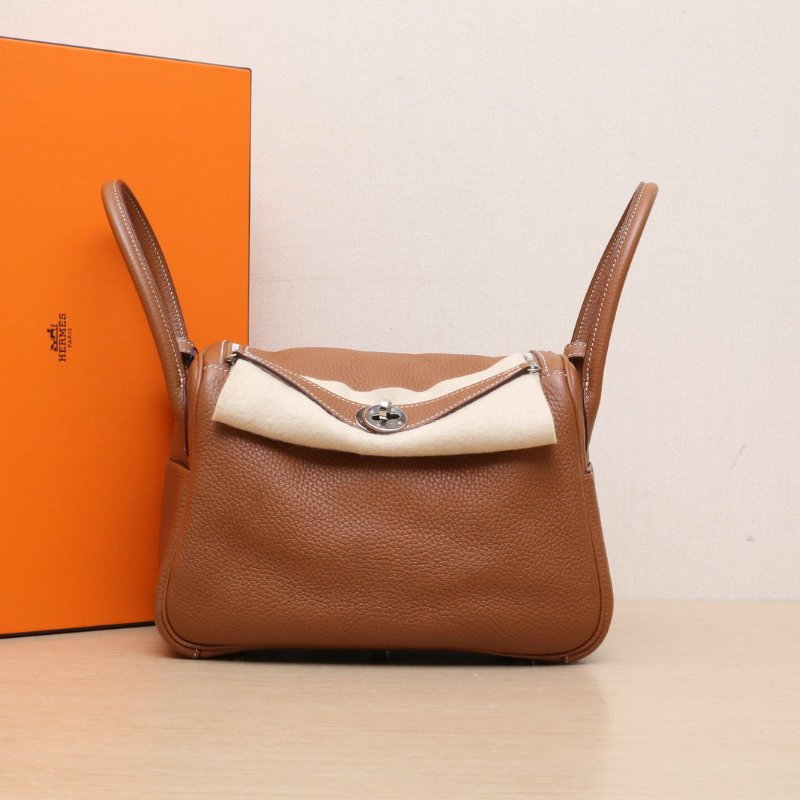 HERMES Lindy2637金棕色TC皮A刻銀扣肩背包-0
