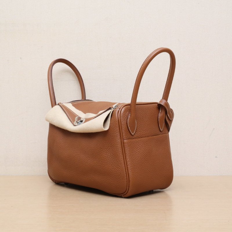 HERMES Lindy2637金棕色TC皮A刻銀扣肩背包-3