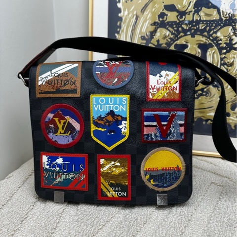【近新閒置❤️】 lv 黑色棋盤格限量徽章郵差包 阿爾卑斯山男款斜挎包
