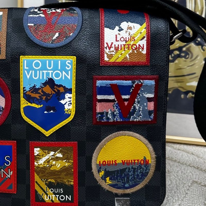 【近新閒置❤️】 lv 黑色棋盤格限量徽章郵差包 阿爾卑斯山男款斜挎包-2