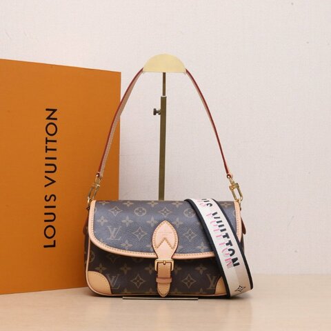 LOUIS VUITTON Diane法棍包24可拆卸黑紫寬肩帶老花PVC晶片肩背包