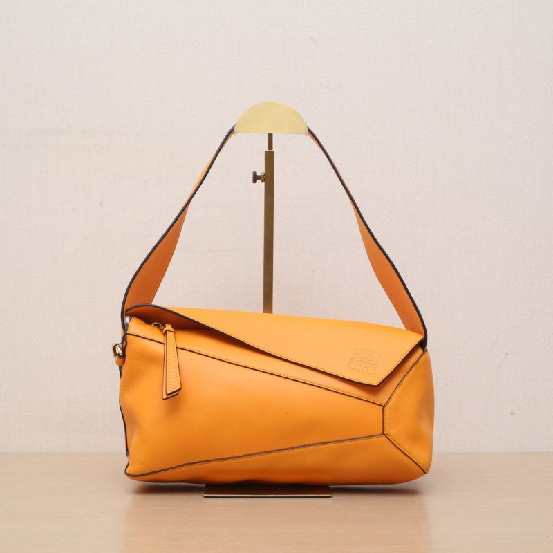 LOEWE Puzzle幾何包hobo橙色牛皮金扣肩背包-1
