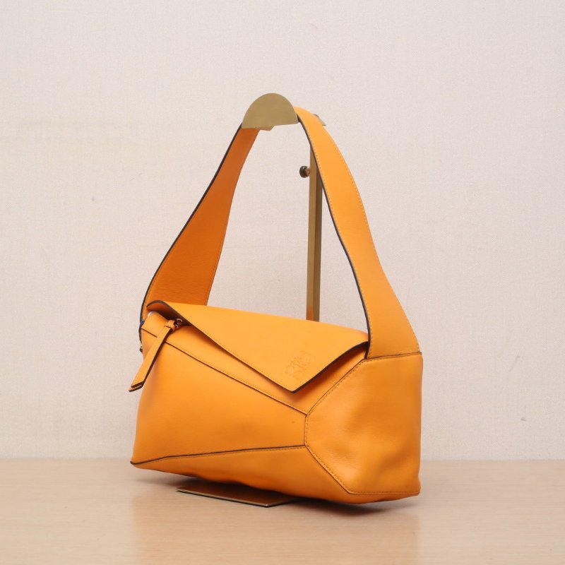 LOEWE Puzzle幾何包hobo橙色牛皮金扣肩背包-3