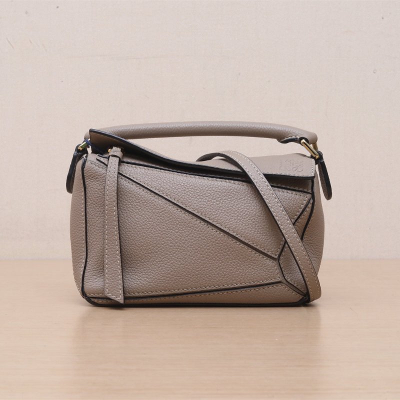 LOEWE Puzzle18幾何包迷你MINI沙色牛皮肩背包-1