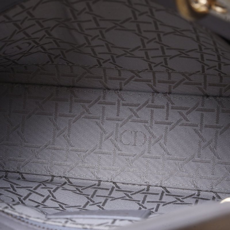 DIOR Lady戴妃包四格徽章肩帶灰色羊皮金扣2018肩背包-2