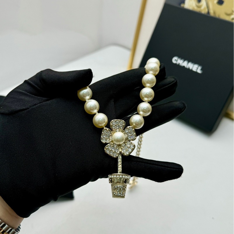 【閒置❤️】 Chanel23S 山茶花 珍珠滿鑽花卉 花盆 盆栽項鍊 Chocker-1