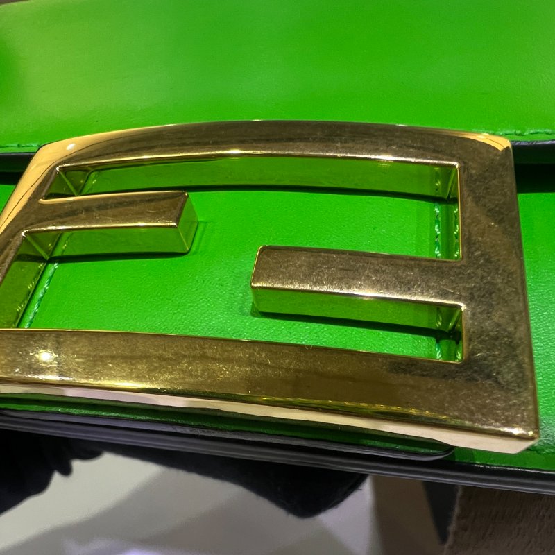 【美收精品】FENDI綠色肩背包 4-346-3