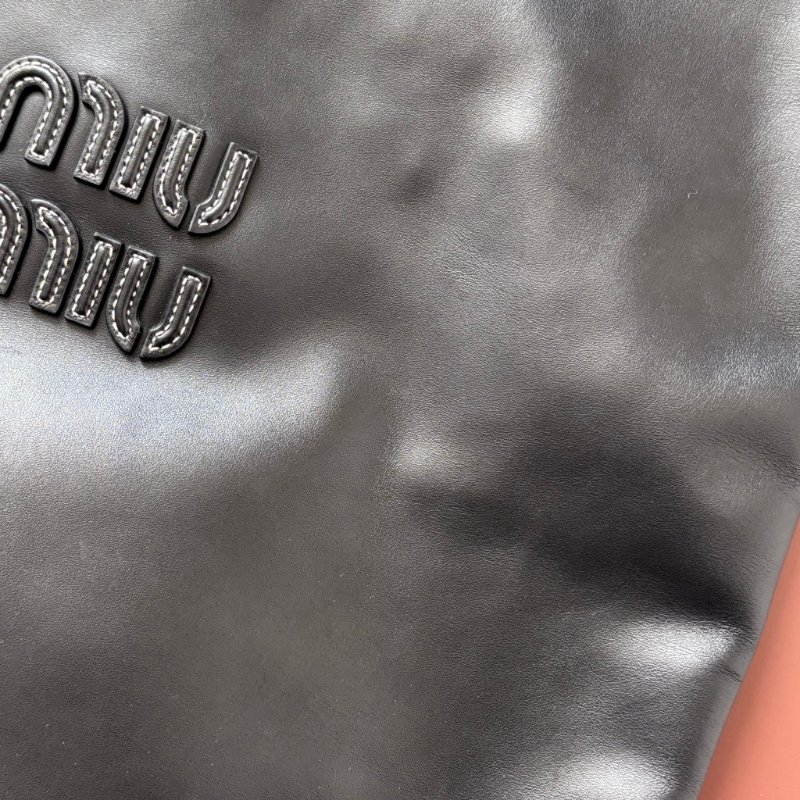 ::miumiu:: IVY 黑色皮革手袋 肩背包-5