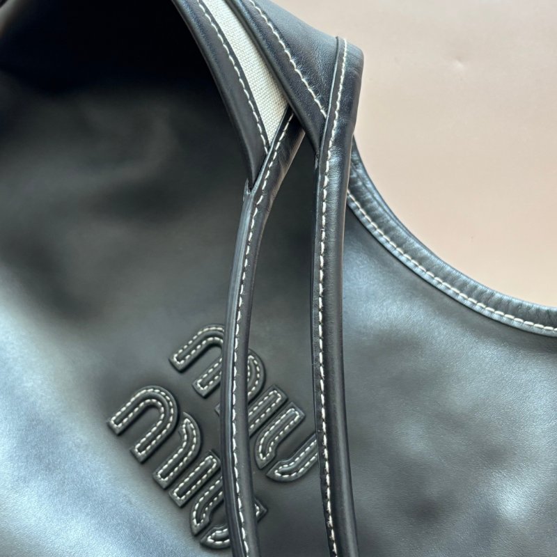 ::miumiu:: IVY 黑色皮革手袋 肩背包-15