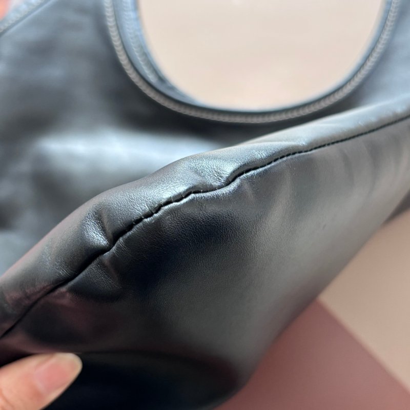 ::miumiu:: IVY 黑色皮革手袋 肩背包-19