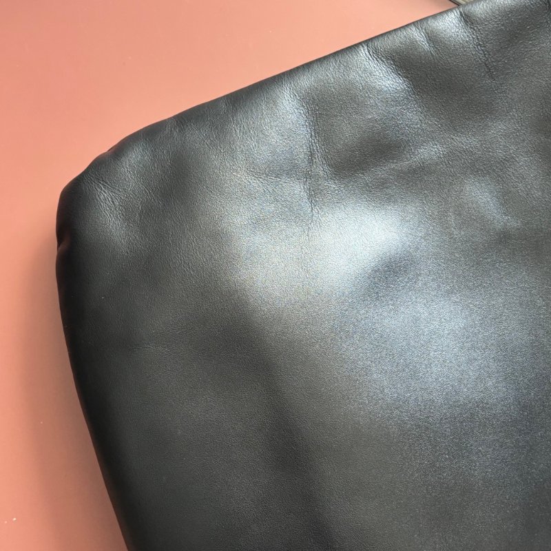 ::miumiu:: IVY 黑色皮革手袋 肩背包-21