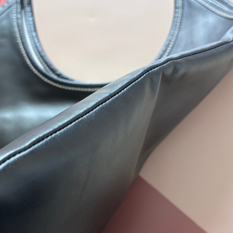 ::miumiu:: IVY 黑色皮革手袋 肩背包-24