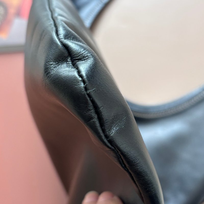 ::miumiu:: IVY 黑色皮革手袋 肩背包-25