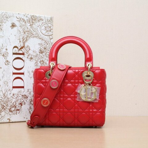 DIOR Lady戴妃包四格徽章肩帶羊皮金扣2017紅色肩背包