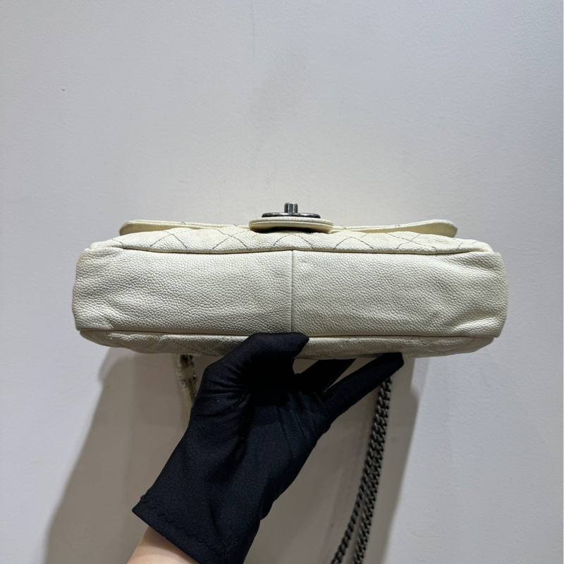 【閒置❤️】 Chanel 季節款CF 米白色荔枝牛皮 做舊風格 可單肩斜挎-5