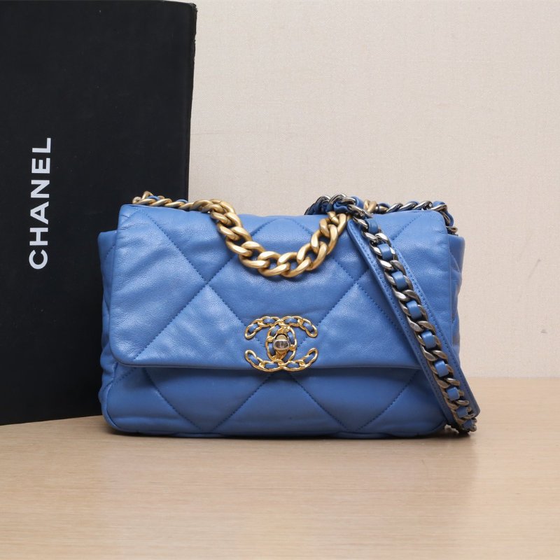 CHANEL 19BAG口蓋包小號26藍色羊皮29開金銀扣肩背包-0