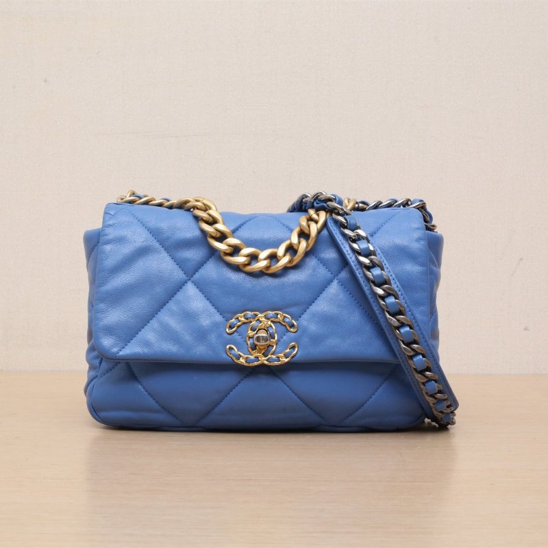 CHANEL 19BAG口蓋包小號26藍色羊皮29開金銀扣肩背包-1
