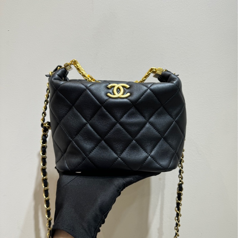 【閒置❤️】 Chanel 22S秀款水鑽手柄鏈條 hobo 飯盒包  芯片款 可手提可斜挎-1